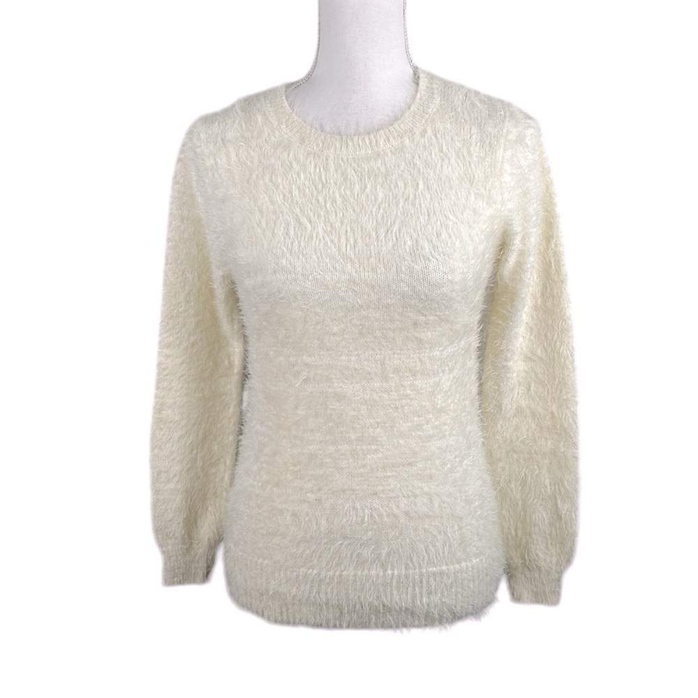 Cotton Emporium Cream Fuzzy Crewneck Long Sleeve Sweater Size Small